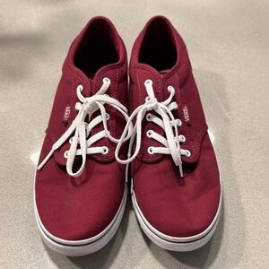 Lowpro Vans - Maroon Canvas Sneakers with White Laces